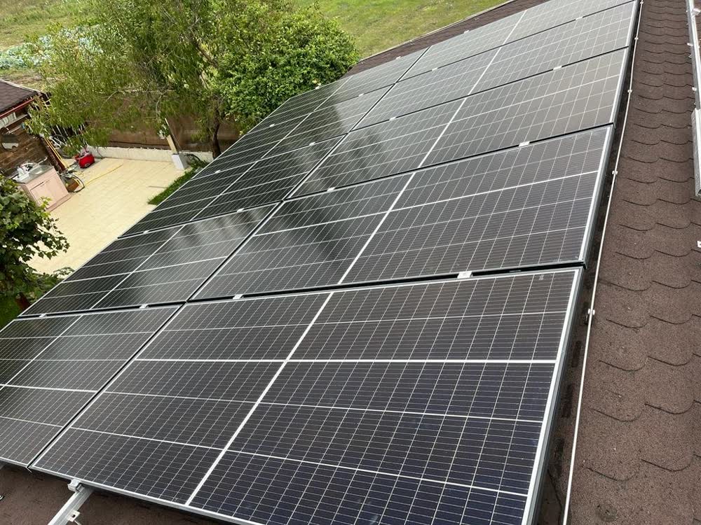 Instalație fotovoltaică 10 kW rezidențial Andriești — Plan Services